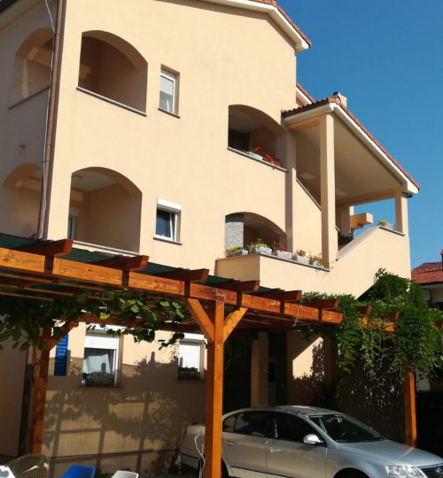 Unseres Haus im Sommer